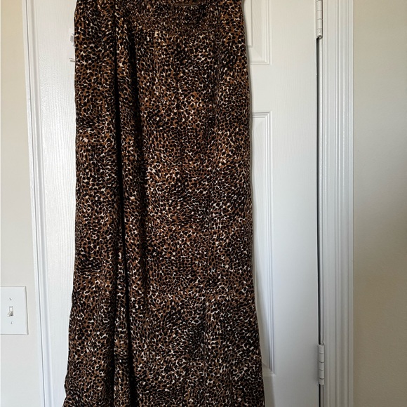 Old Navy. Animal print Maxi Skirt - Picture 2 of 5